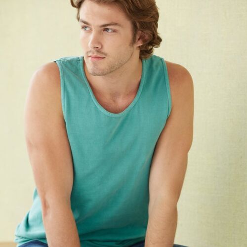 Tank Tops and Sleeveless Thumbnail